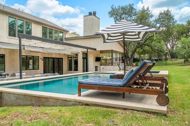 Building Photo - 2600 Arion Cir