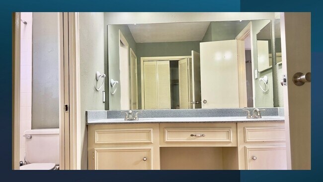 Building Photo - 439 Woodrail Dr