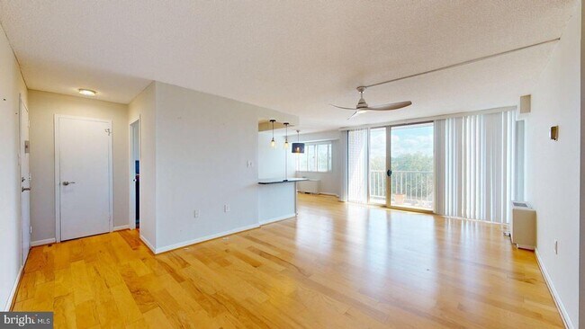 Building Photo - 2500 N Van Dorn St