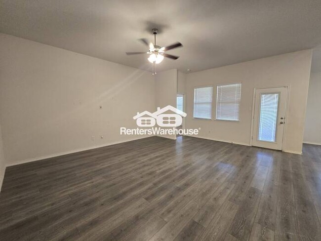 Building Photo - FOR RENT - MOVE IN READY - 4beds 2baths