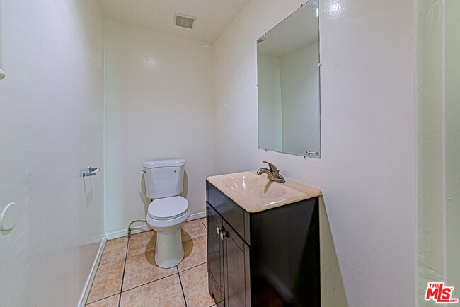 Building Photo - 933 S Manhattan Pl