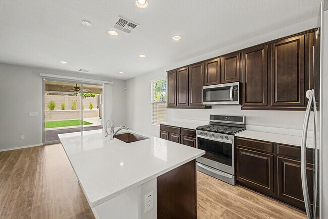 Building Photo - 7104 W Spur Dr