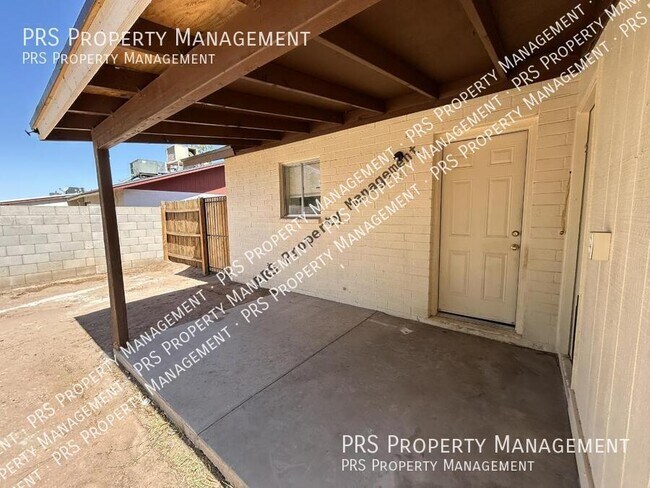 Building Photo - 3147 E Edgewood Ave