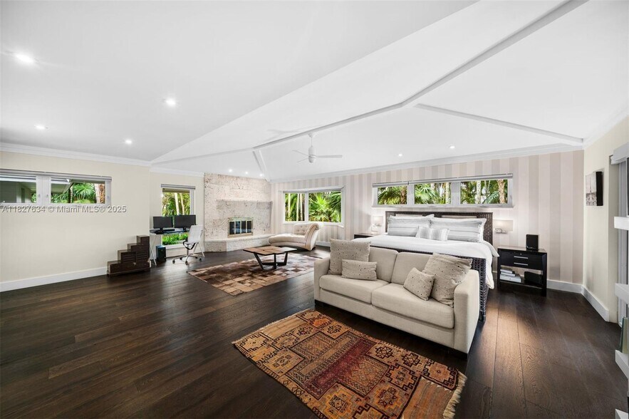 Building Photo - 9000 Arvida Dr
