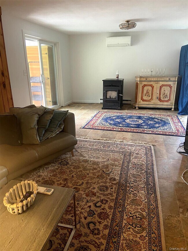 Building Photo - 46 Patricia Ln