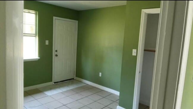 Building Photo - 21558 McKenzie Ln