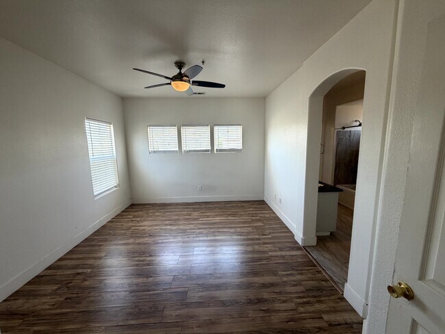 Building Photo - 1537 Oyster Bay Ct