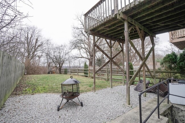 Building Photo - Awesome 4 Bed/ 2 Full Bath on Fairview Min...