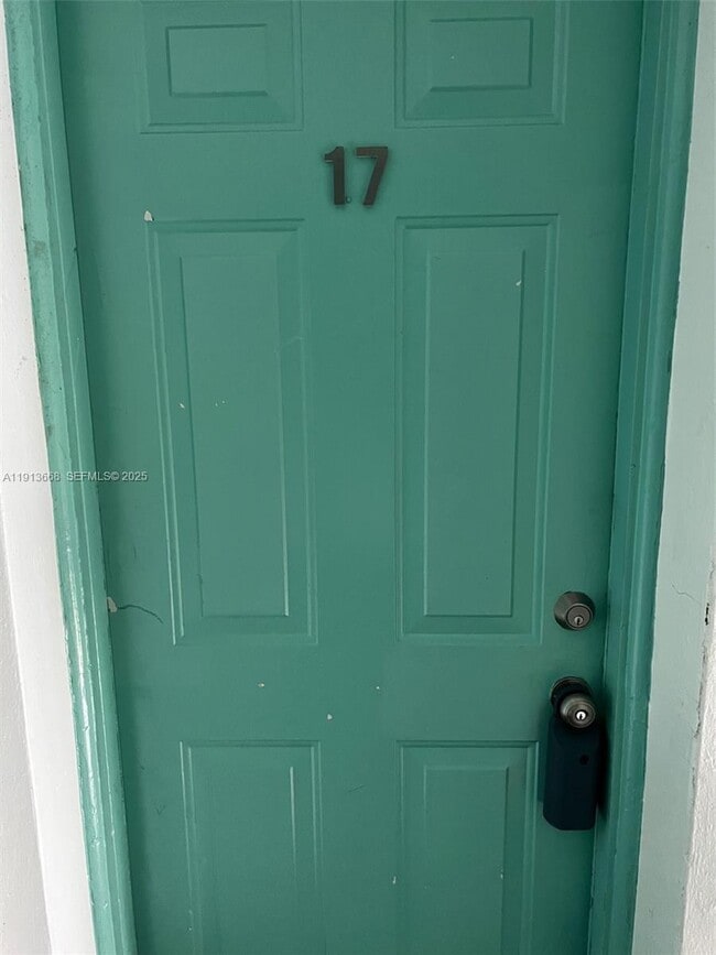 Building Photo - 1990 Bay Dr