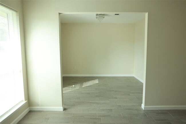 Building Photo - 1038 Cottage Oak Ln