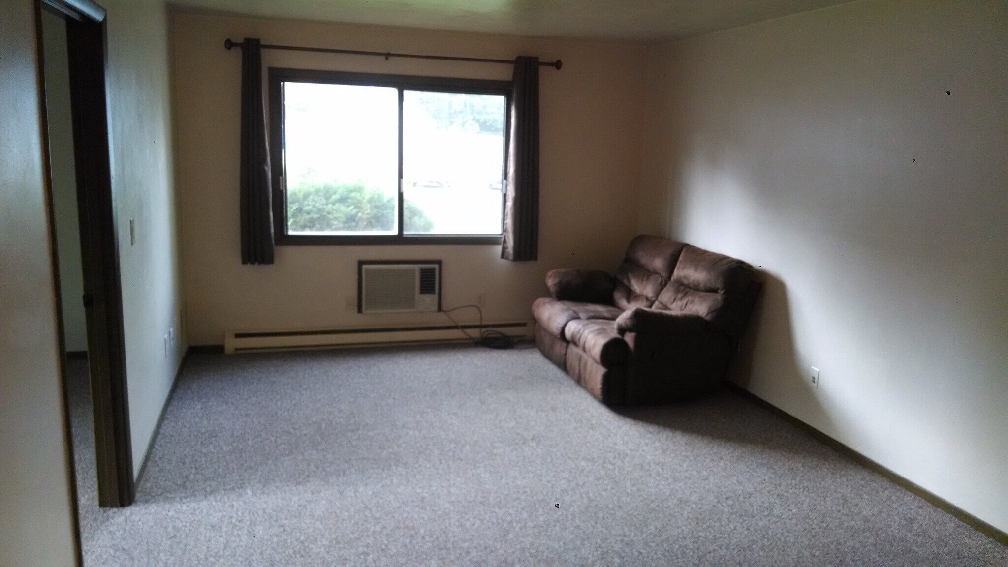 Building Photo - 401 N East St