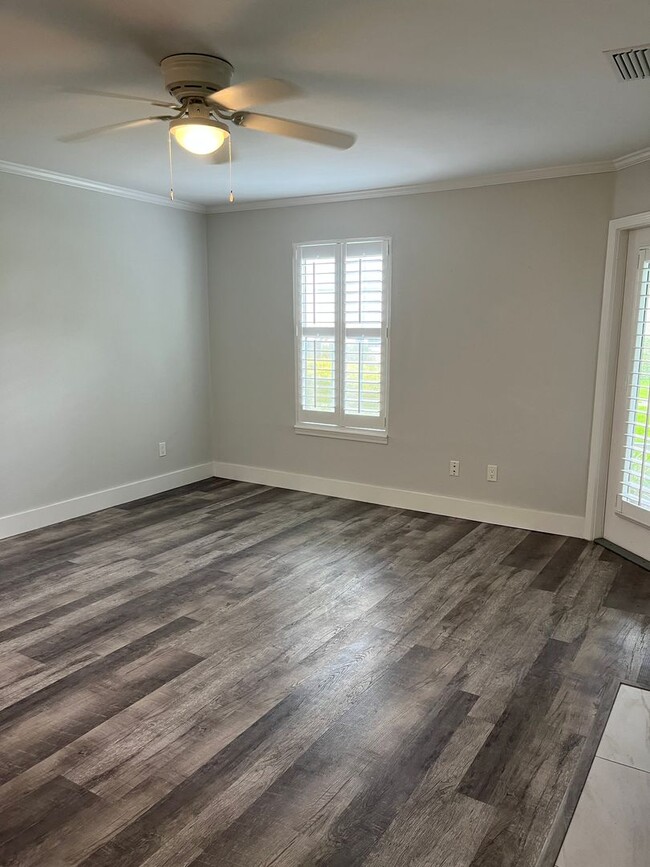 Building Photo - Location, Lifestyle, and Luxury
