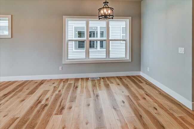 Building Photo - 4863 Lacy Rd