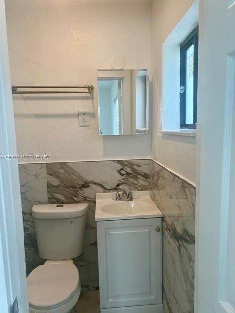 Building Photo - 12020 W Golf Dr