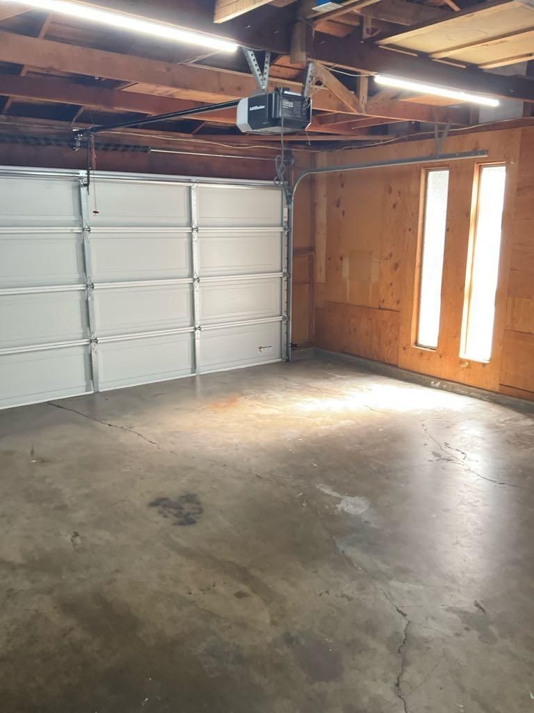 Building Photo - 6103 Templeton Dr