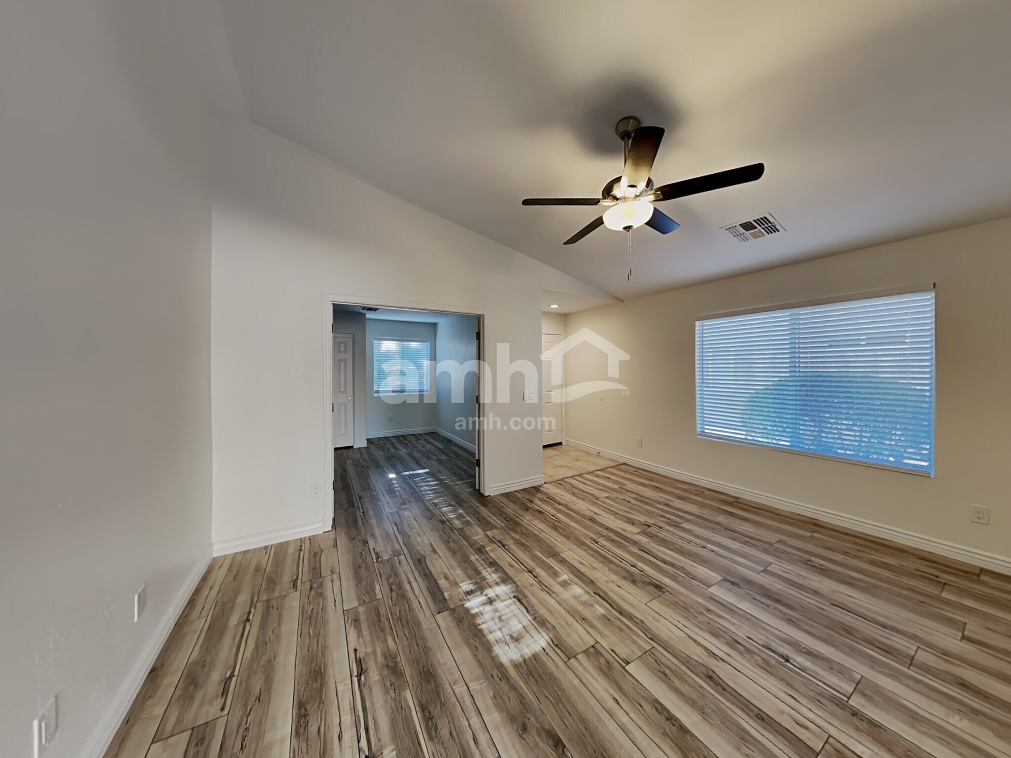 Building Photo - 31491 N Cactus Dr