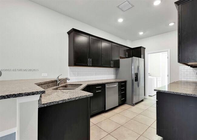 Building Photo - 1240 Eucalyptus Dr