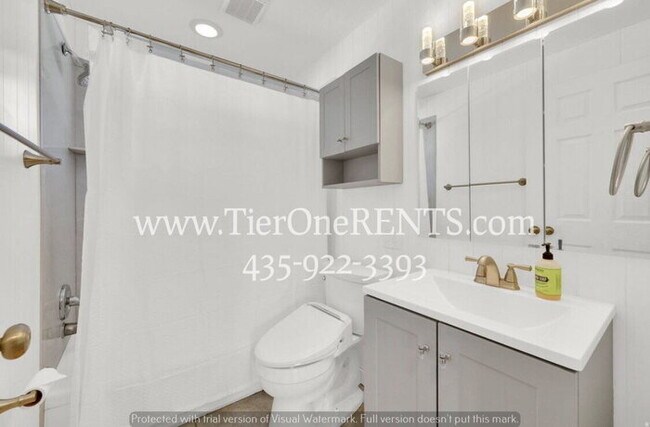Building Photo - This property offers a NO DEPOSIT option available for qualified renters!