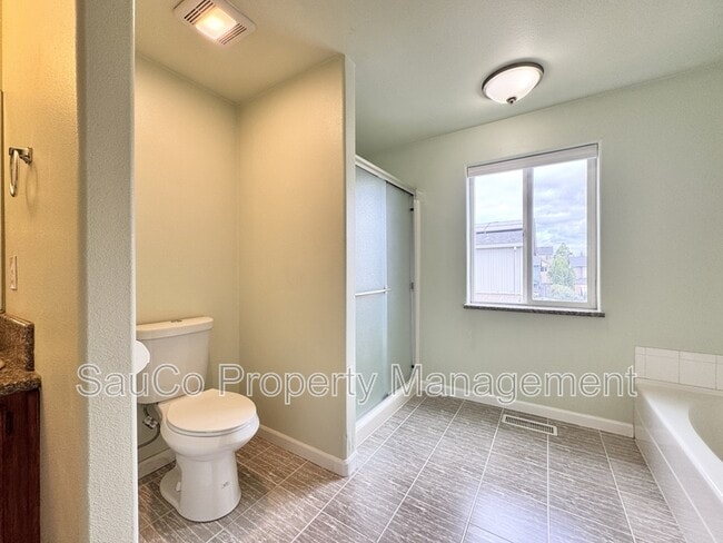 Building Photo - 951 SW 208th Pl