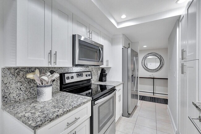 Building Photo - 12641 Westhampton Cir