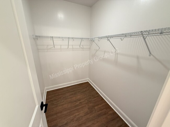 Building Photo - 3BR/3.5BA South Grove For Rent