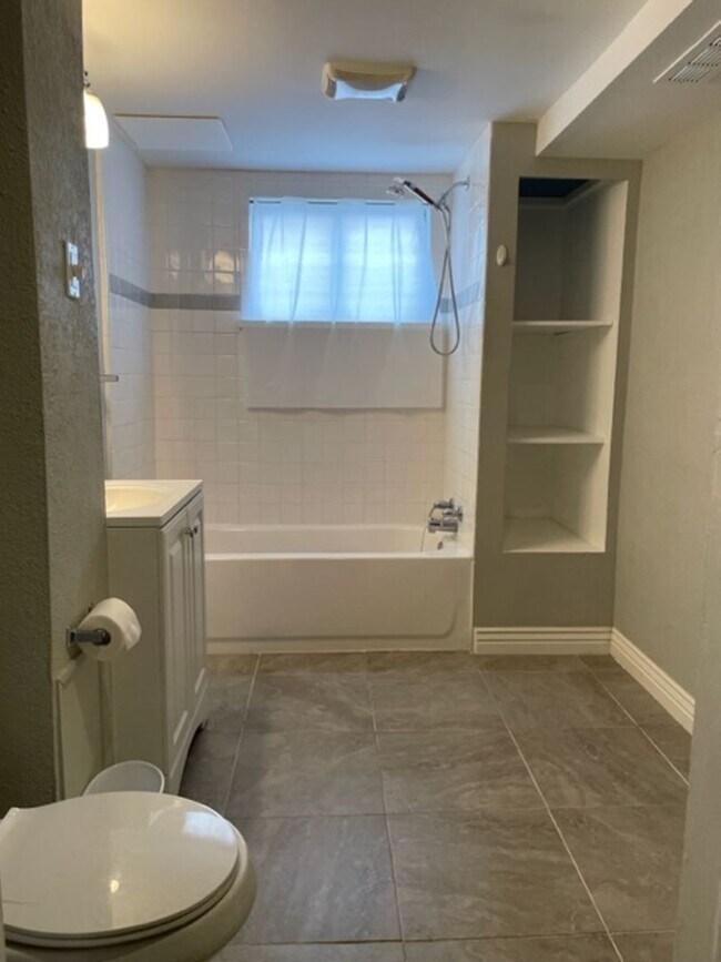 Building Photo - Southwest