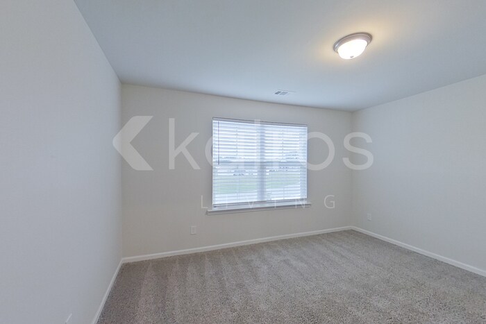 Building Photo - 247 Western Red Cedar Dr