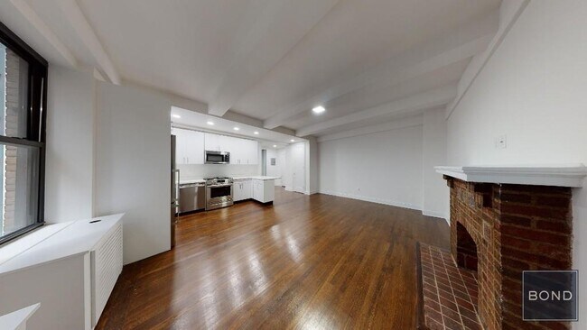 Building Photo - 145 W 55th St
