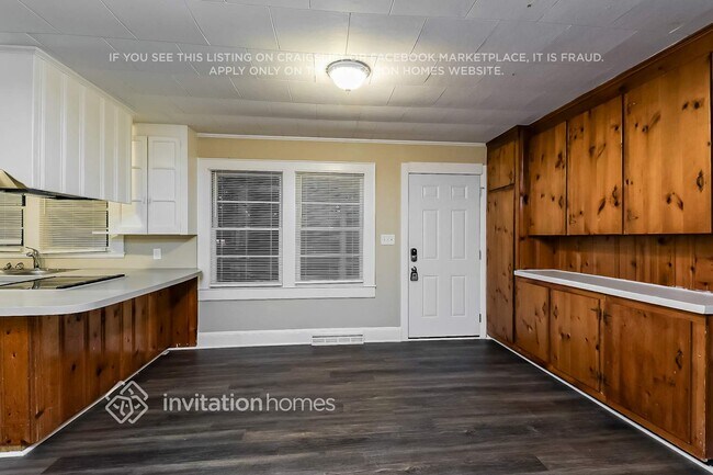 Building Photo - 2209 Ln St