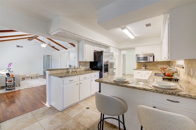 Building Photo - 1107 Blue Willow Dr