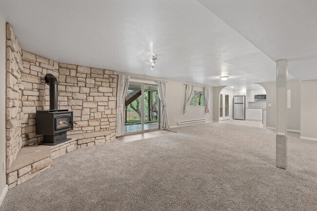 Building Photo - 4875 Garden Trail