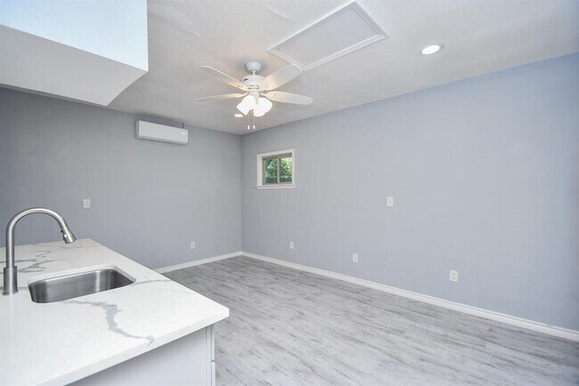 Building Photo - 7706 Coachwood Dr