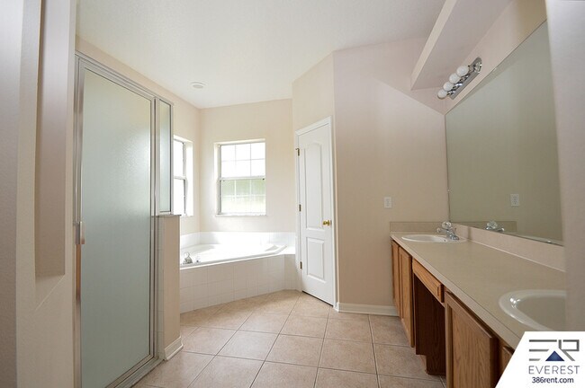 Building Photo - 40 Persimmon Dr