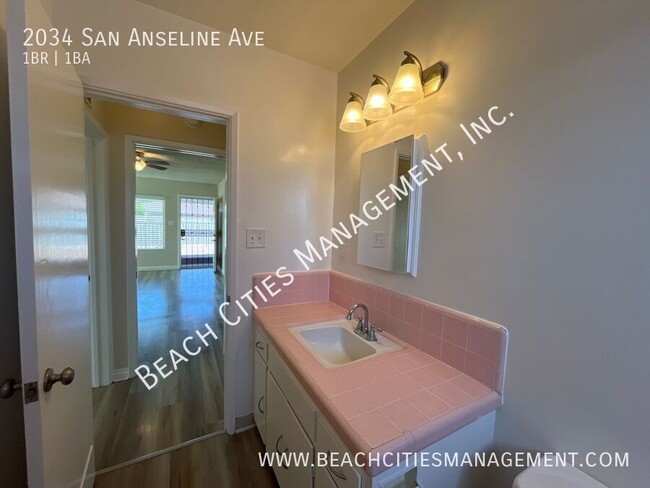 Building Photo - Spacious 1 Bedroom 1 Bath located in Long ...