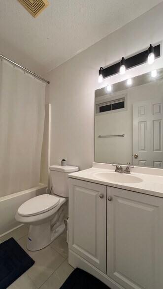 Shared bathroom - 301 Winners Cir S