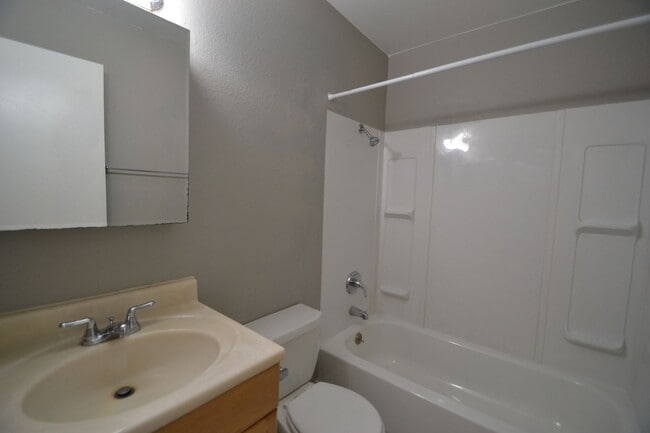 Building Photo - 4417 Carefree Cir N