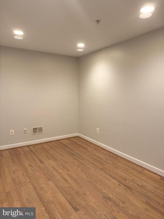 Building Photo - 1322 N Danville St
