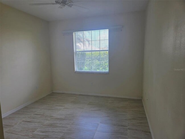 Building Photo - 5282 Far Oak Cir