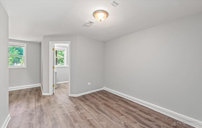 Building Photo - 544 N Hainesville Rd