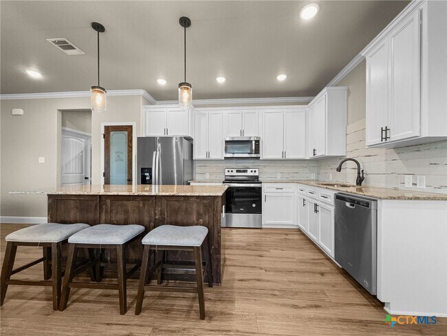 Building Photo - 1606 Black Kettle Trl