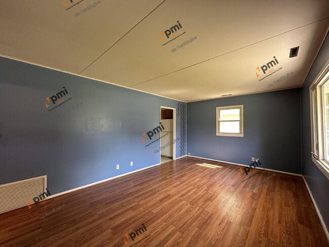 Building Photo - 1708 Napoleon St