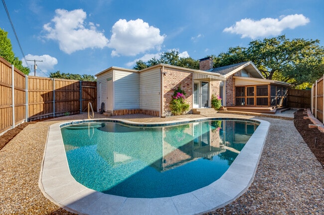 Building Photo - 9805 Airline Rd