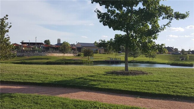 Building Photo - 100 Star Jasmine Cove