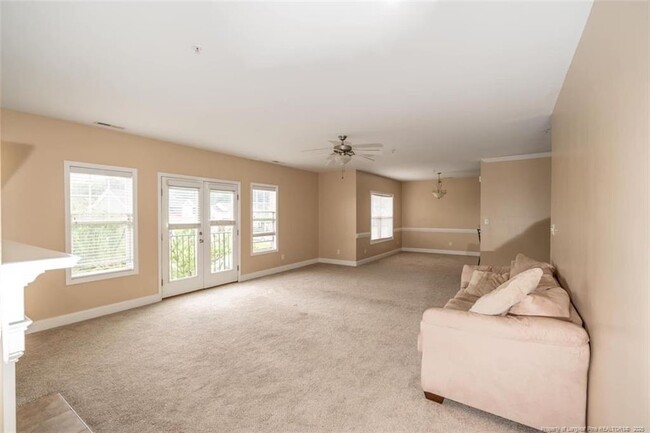 Building Photo - 1611 Bluffside Dr