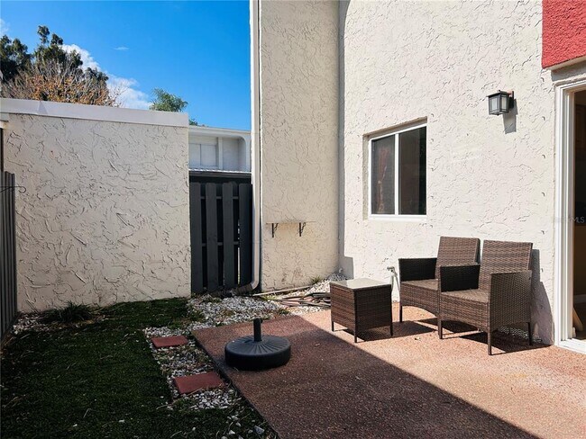 Building Photo - 2915 Pine Cone Cir