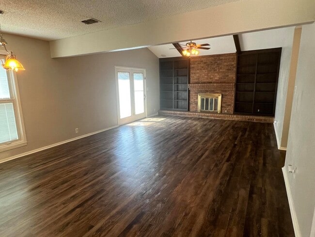 Building Photo - 7016 York Ave