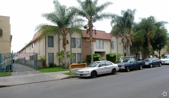 Building Photo - Cedros Apartments