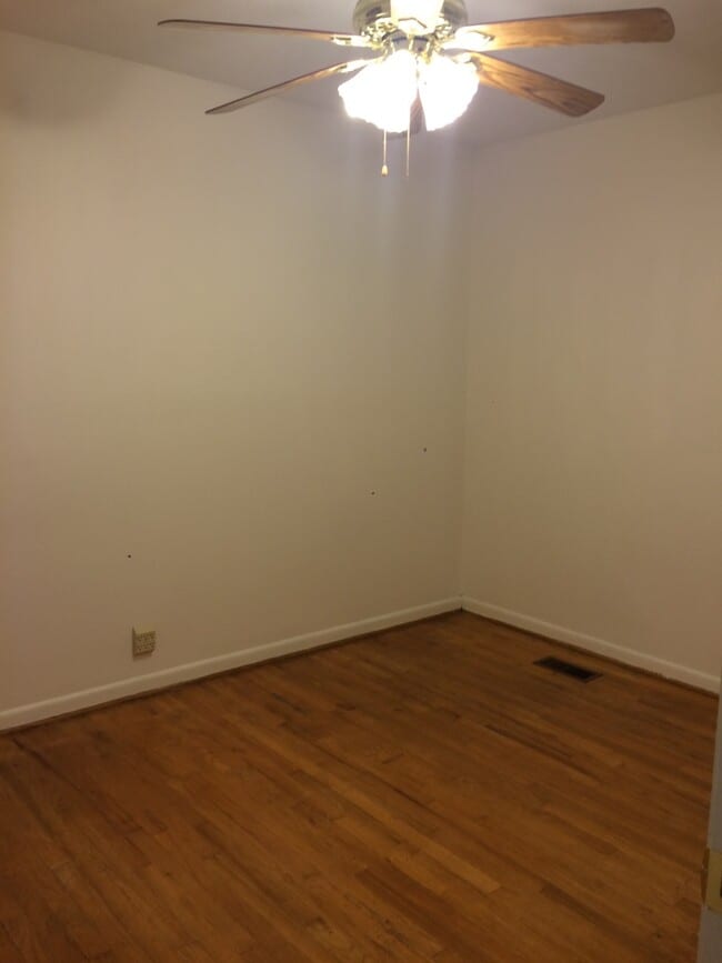 Building Photo - 304 Vann St SW