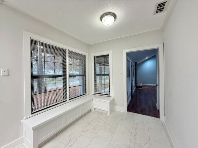 Building Photo - Tour Today! 3 Bed 2 Bath in Tyler!