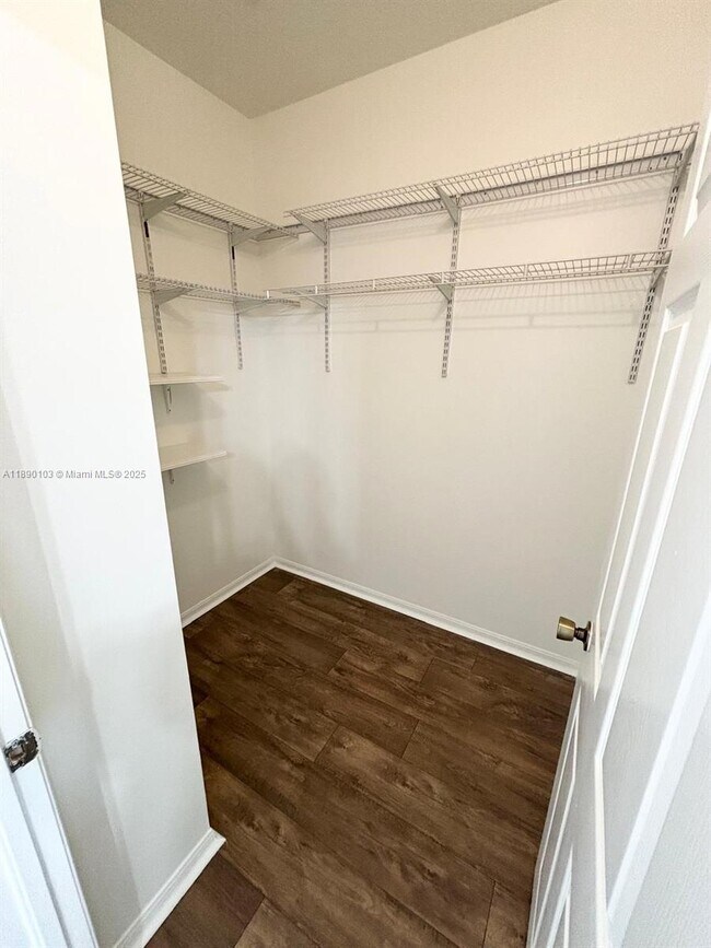 Building Photo - 4938 Leeward Ln